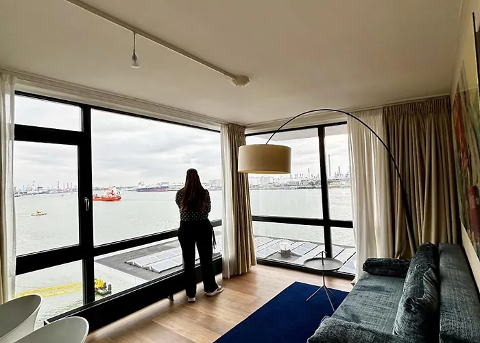 Delta 4* Vlaardingen